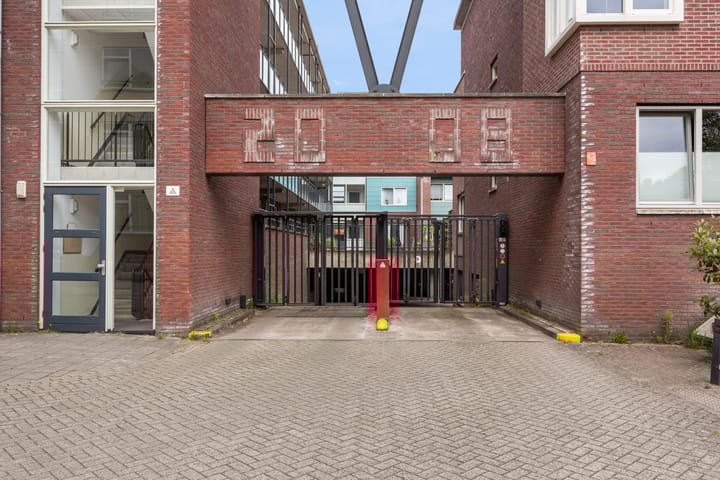 Foto 44 van Adikade 10