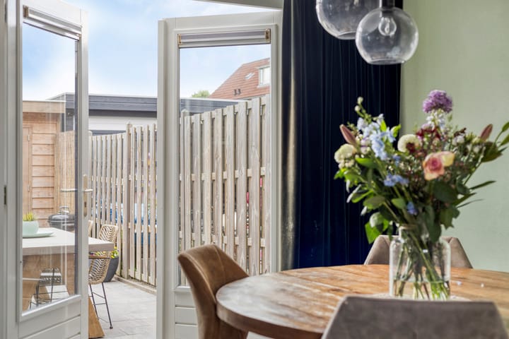 Foto 11 van Albert Schweitzerlaan 12