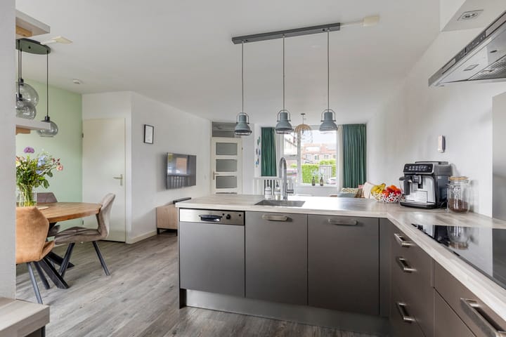 Foto 13 van Albert Schweitzerlaan 12