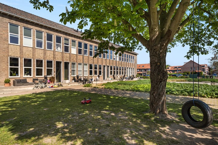 Foto 2 van Burg H v Sleenstr 10