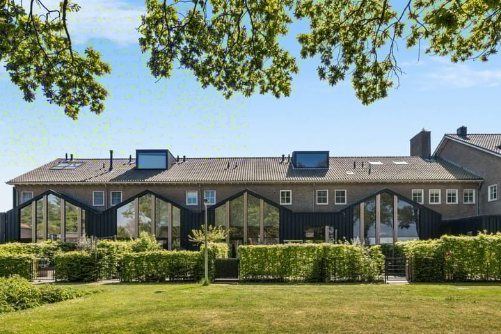 Foto 1 van Burg H v Sleenstr 10