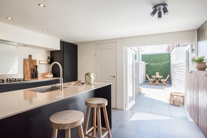 Foto 12 van Oranjeboomstraat 144