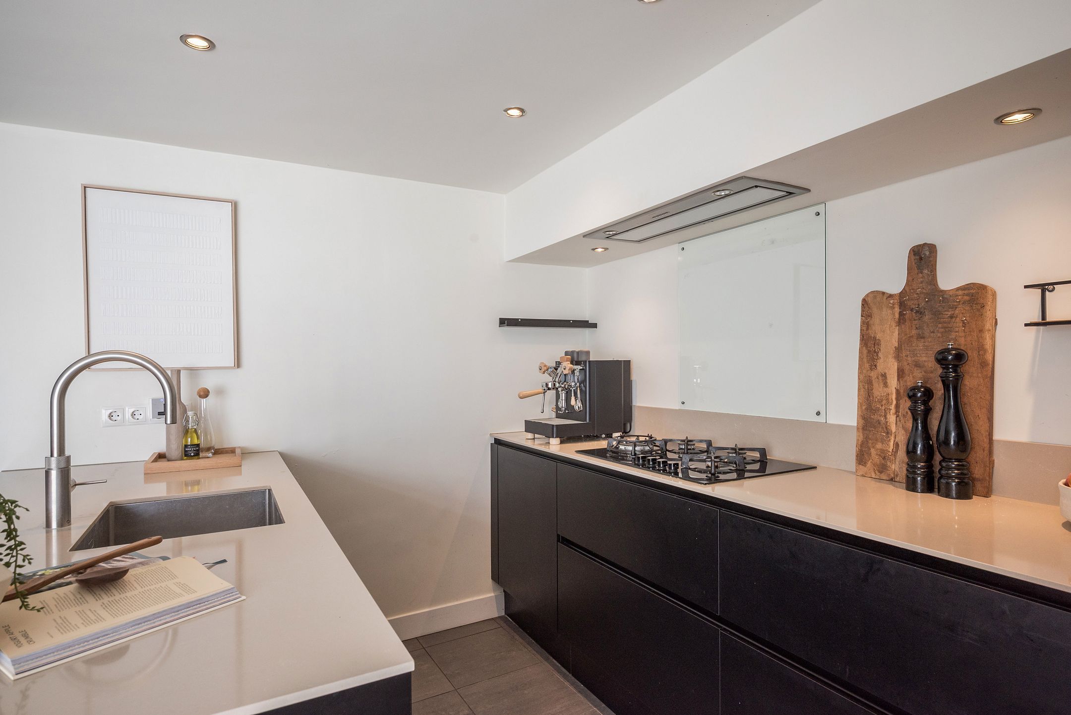 Foto 15 van Oranjeboomstraat 144