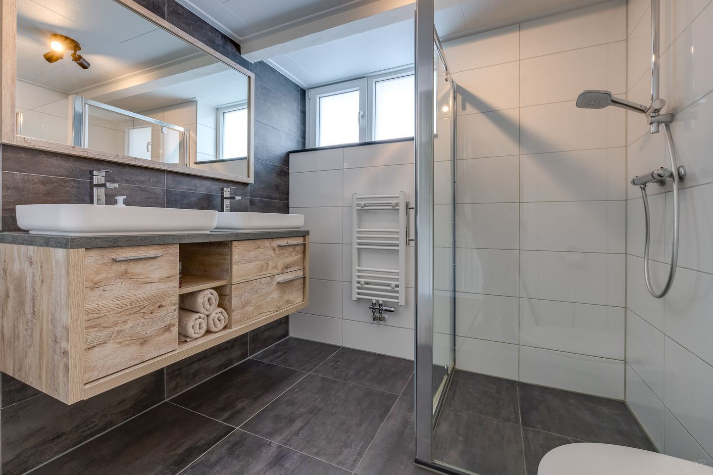 Photo 4 of Meidoornstraat 3