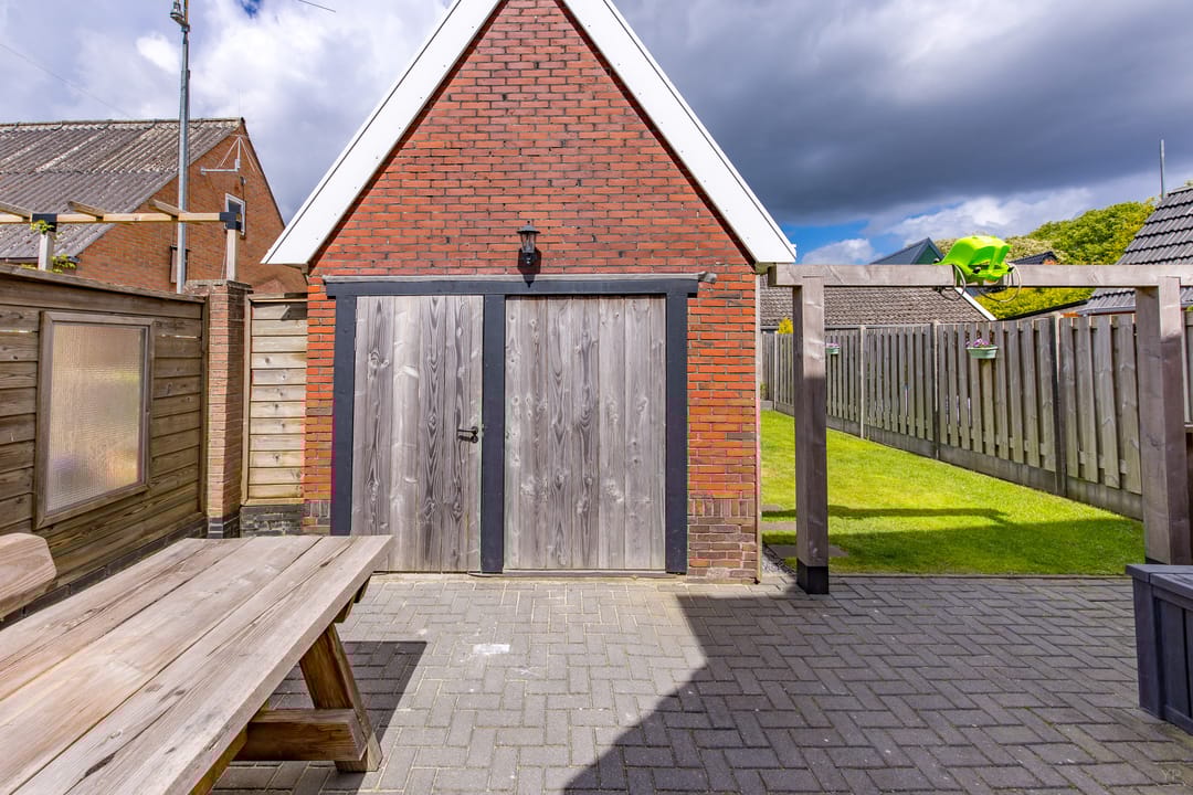 Photo 11 of Meidoornstraat 3