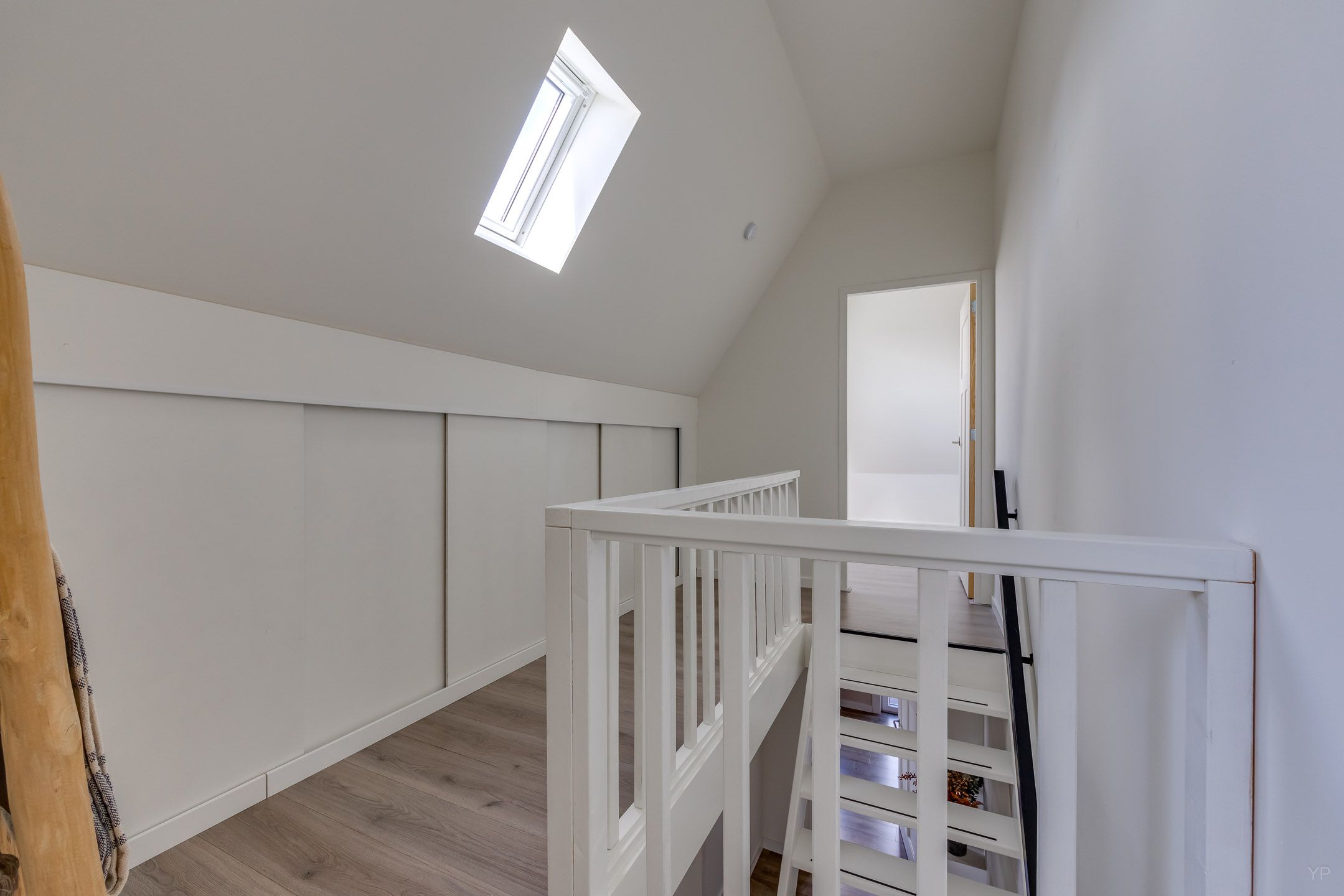 Photo 39 of Meidoornstraat 3