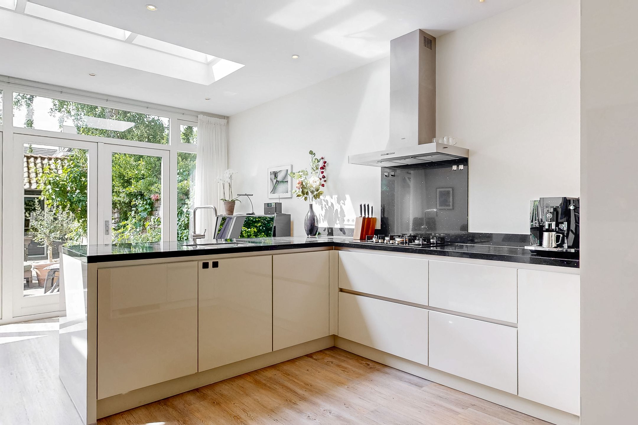 Photo 12 of Oranje Nassaulaan 34