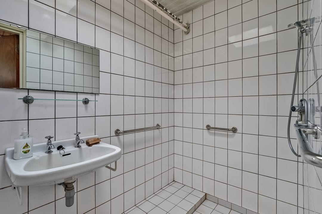 Photo 23 of Brugstraat 8