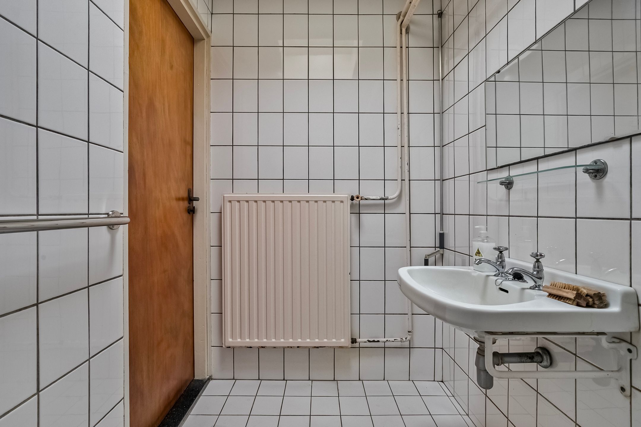 Photo 24 of Brugstraat 8