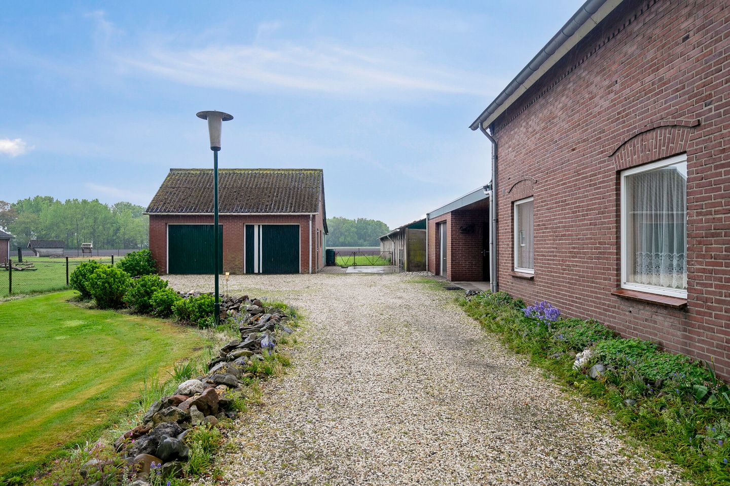 Photo 34 of Brugstraat 8