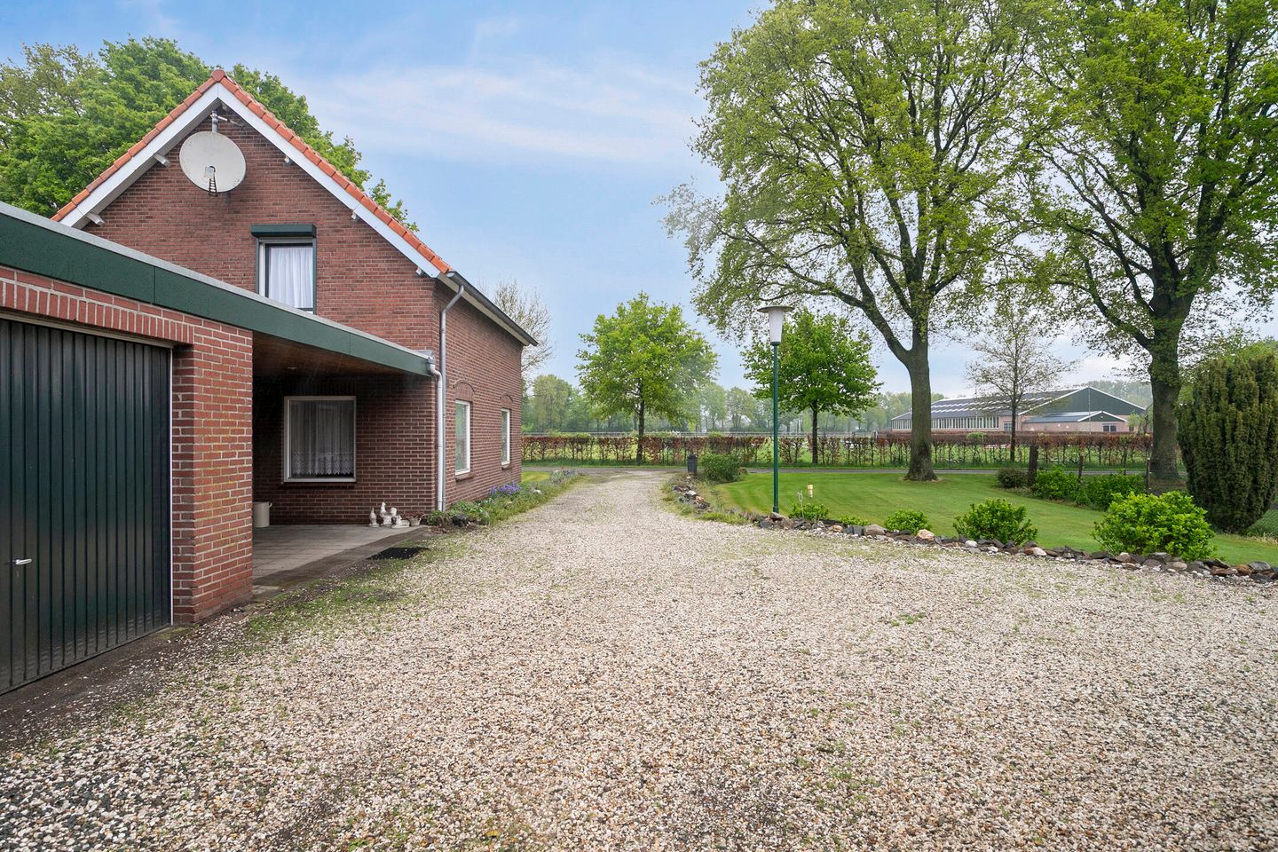 Photo 40 of Brugstraat 8