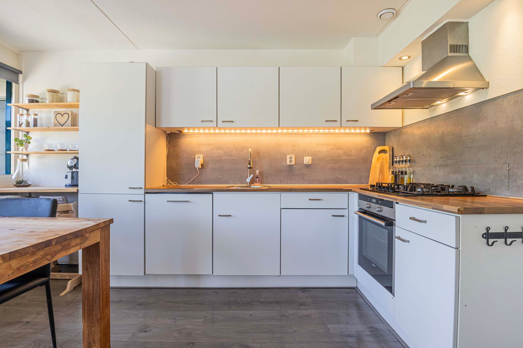 Foto 9 van Weegbree 56