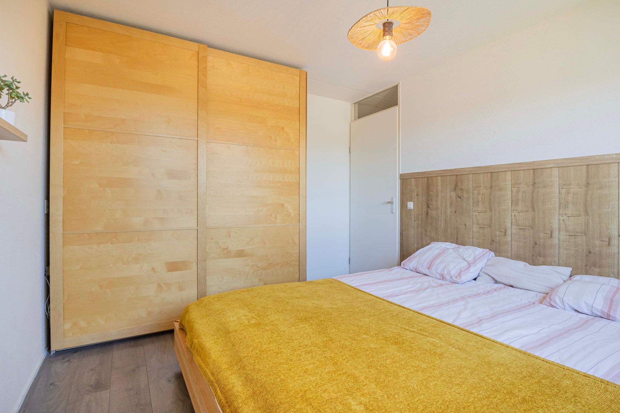 Foto 12 van Weegbree 56