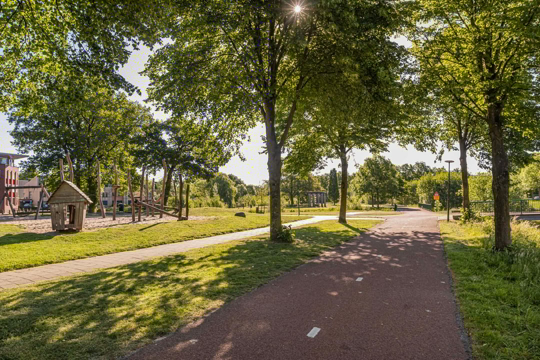 Foto 32 van Weegbree 56