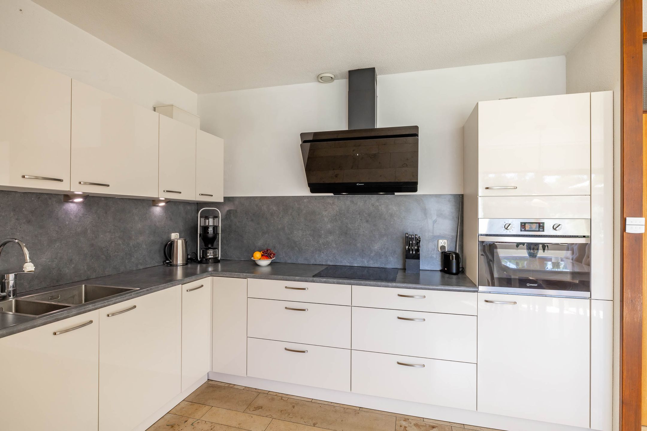 Photo 27 of Nico Rostlaan 13