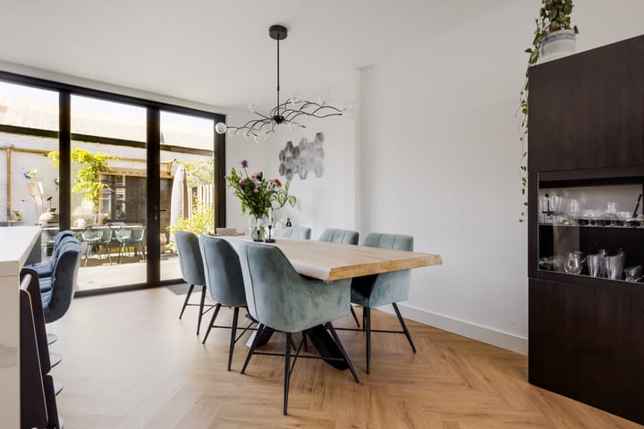 Foto 8 van Floresstraat 120