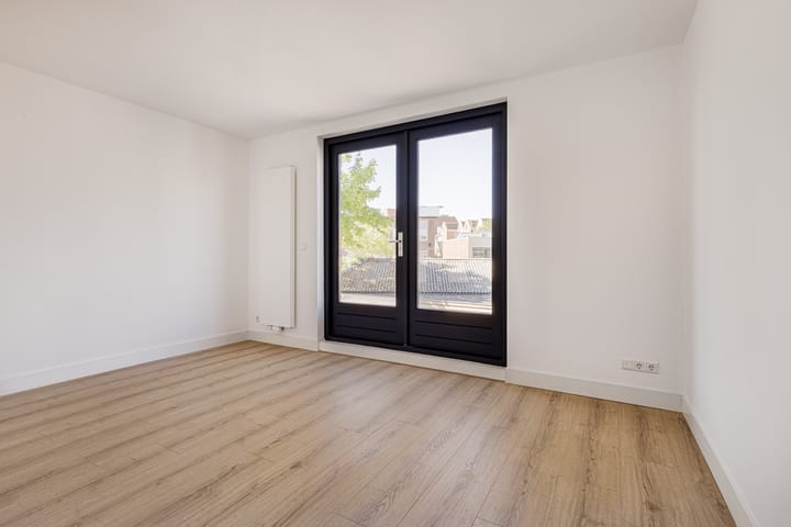 Foto 14 van Linschotenstraat 73