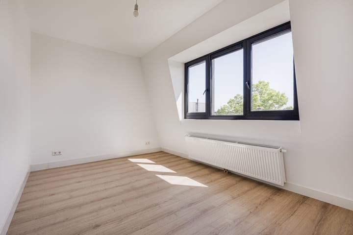 Foto 24 van Linschotenstraat 73