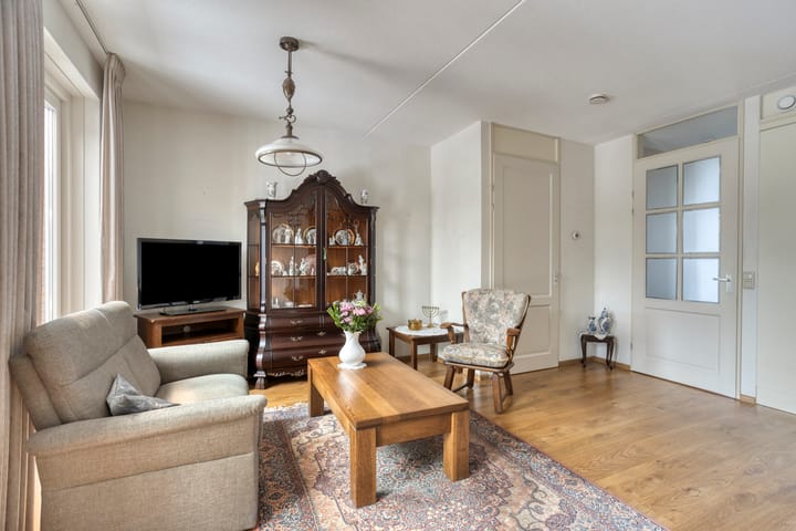 Photo 10 of Meester Caelersstraat 14