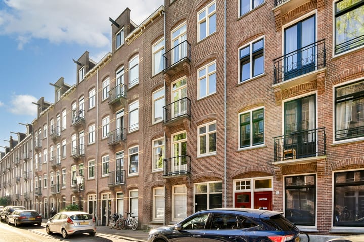 Photo 2 of Madurastraat 52-B