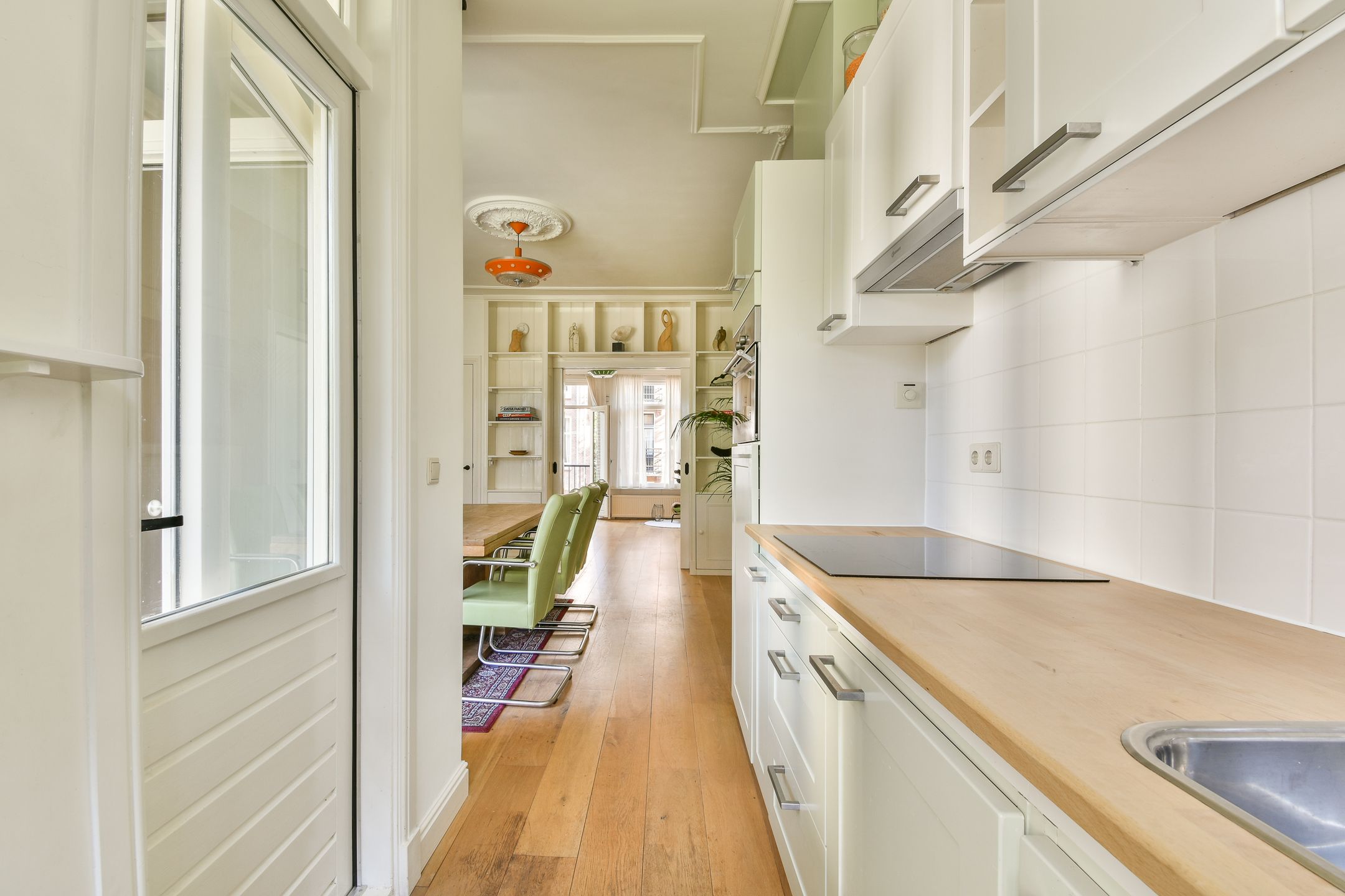 Photo 6 of Madurastraat 52-B