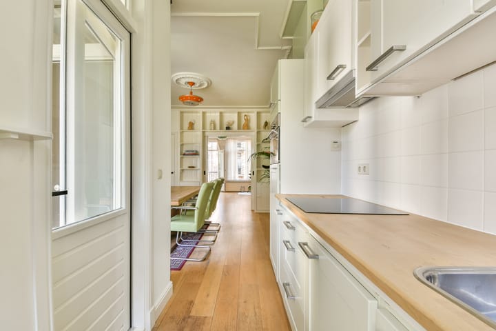 Photo 6 of Madurastraat 52-B