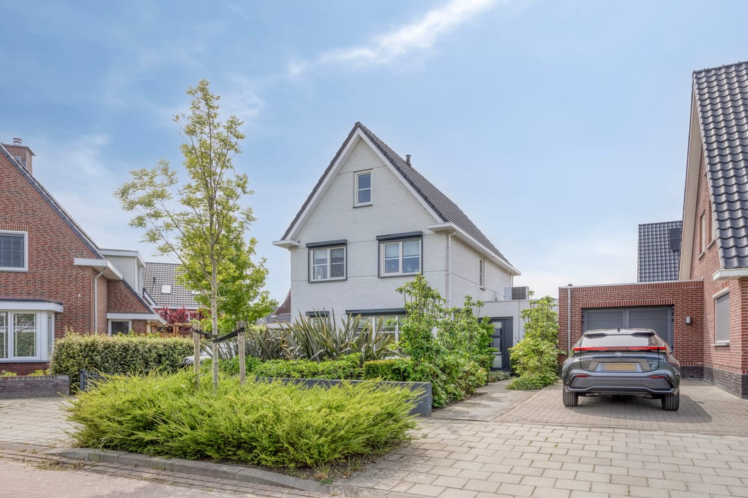 Photo 2 of Albert Aylerstraat 4