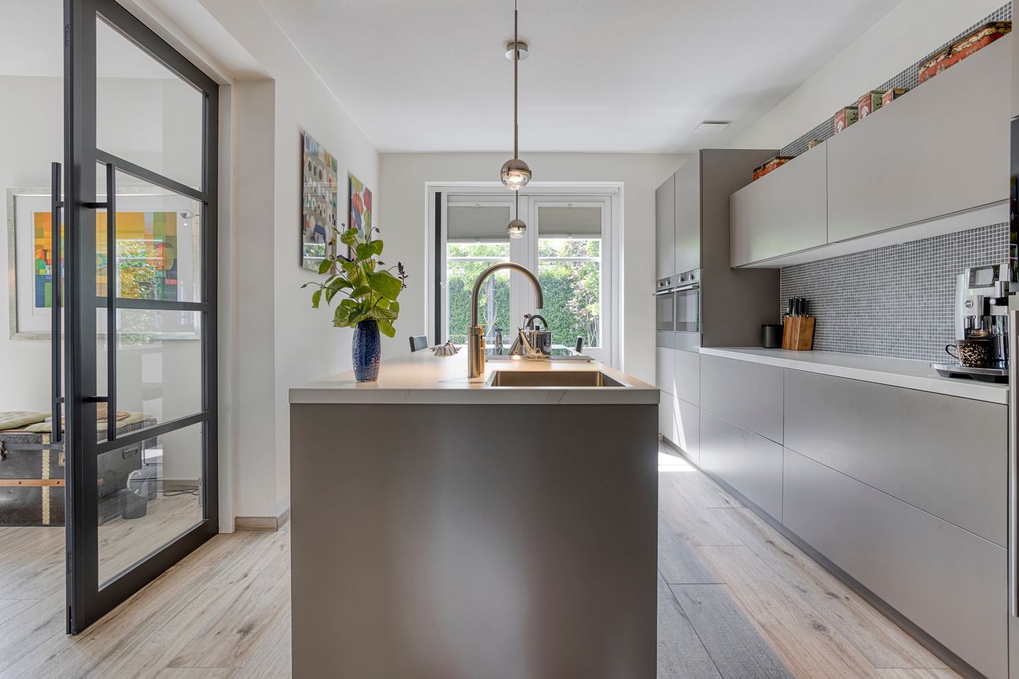 Photo 14 of Albert Aylerstraat 4