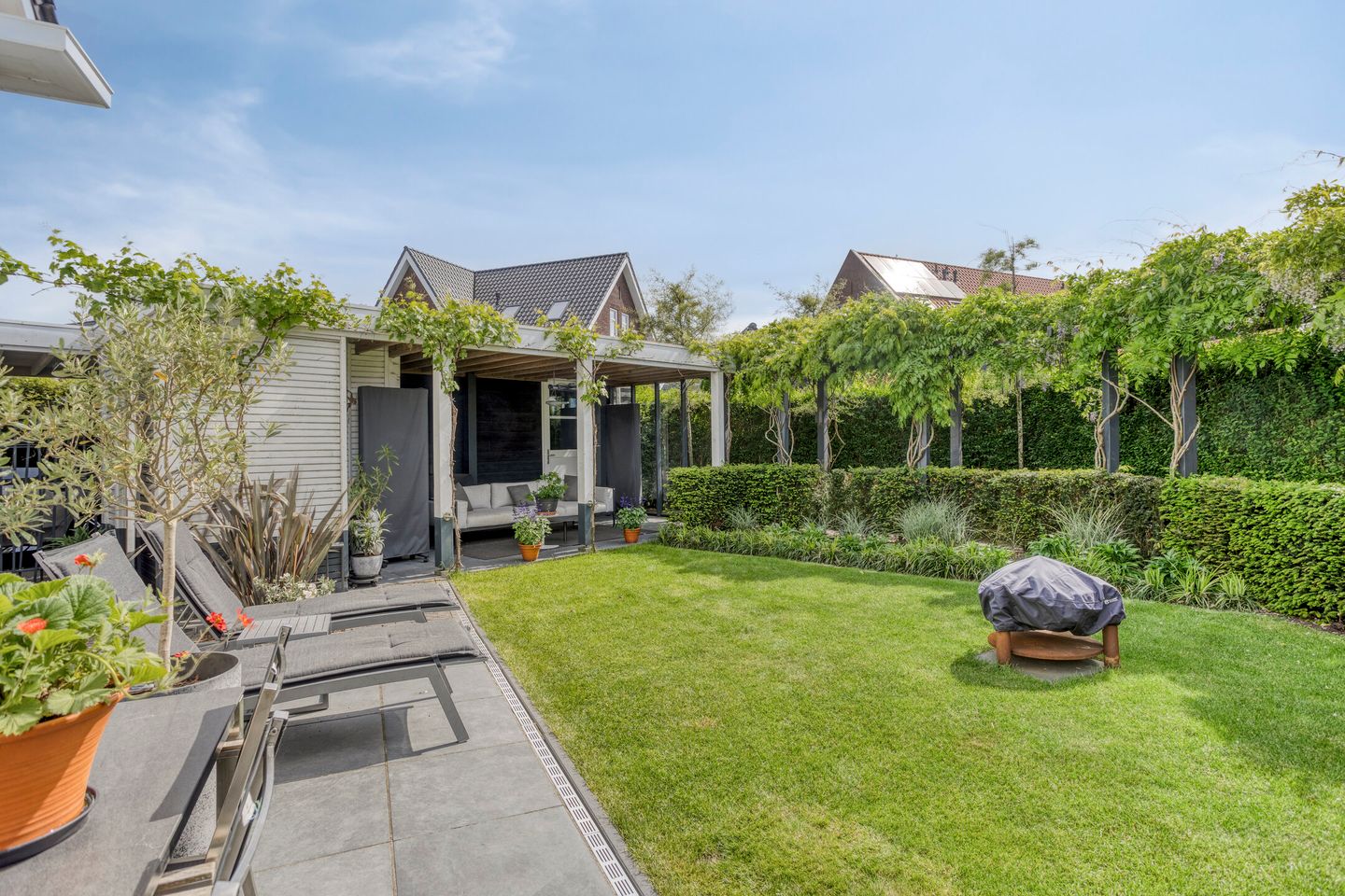 Photo 35 of Albert Aylerstraat 4