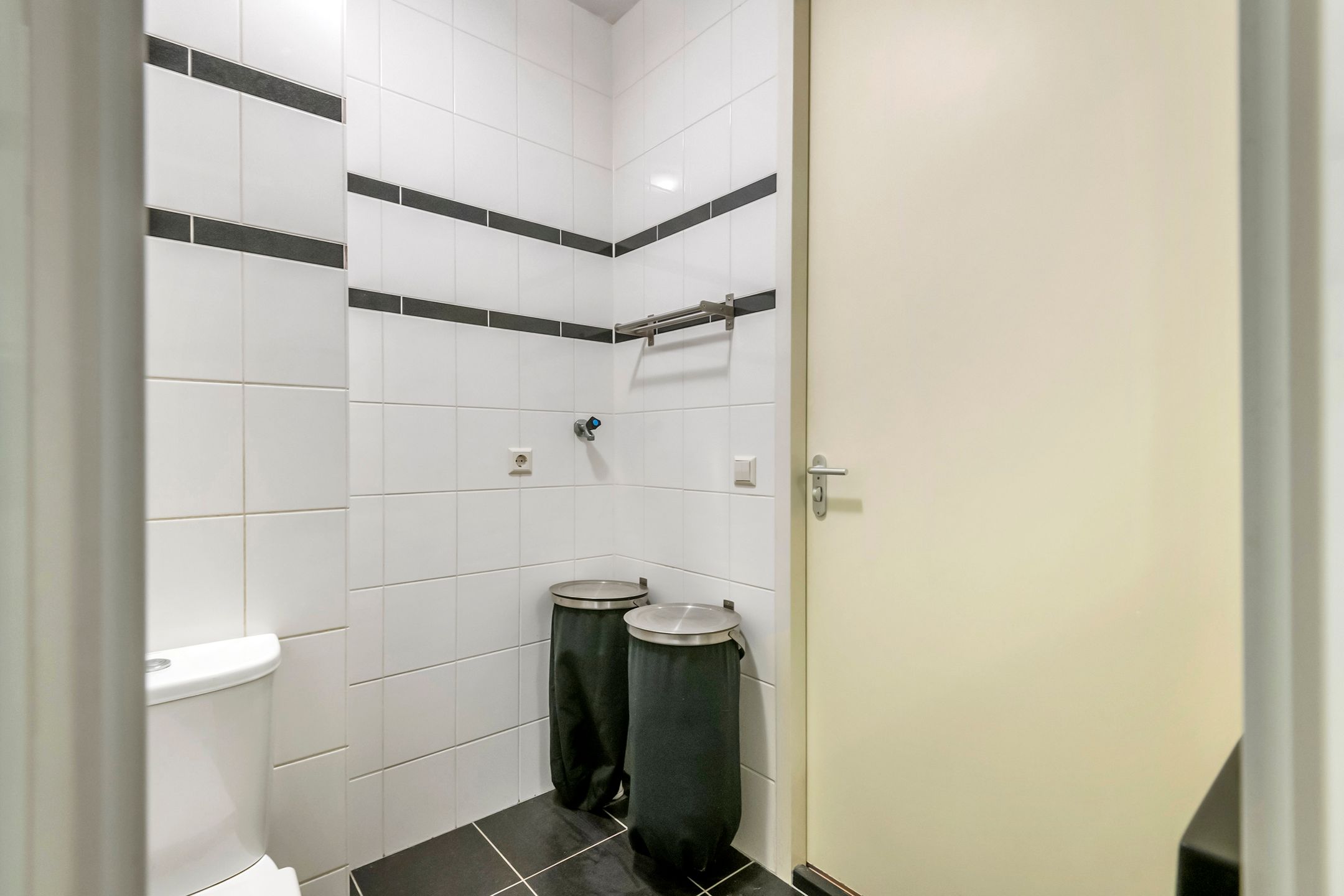 Photo 24 of Van Hoevestraat 49