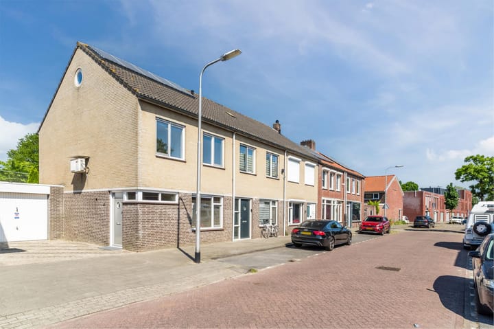 Foto 1 van Pastoor Smitsstraat 25