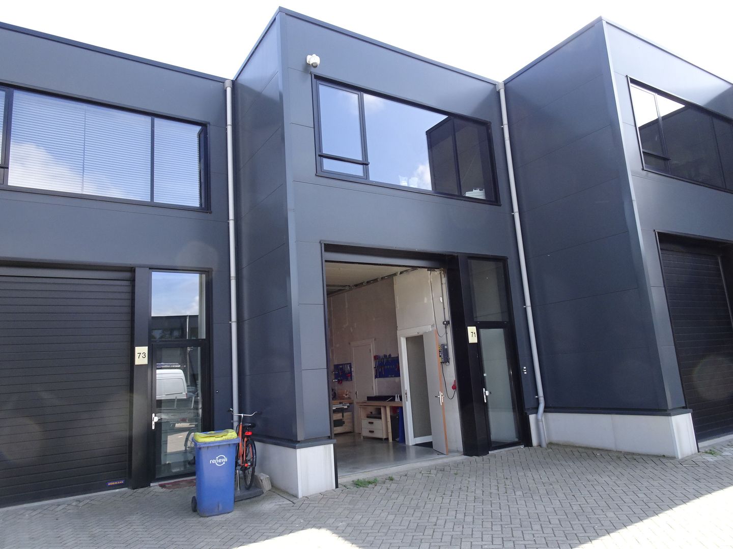 View photo 2 of Industrieweg 71