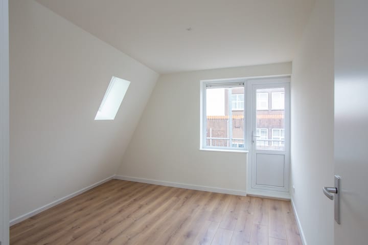 Photo 8 of Philips Willemstraat 12-D