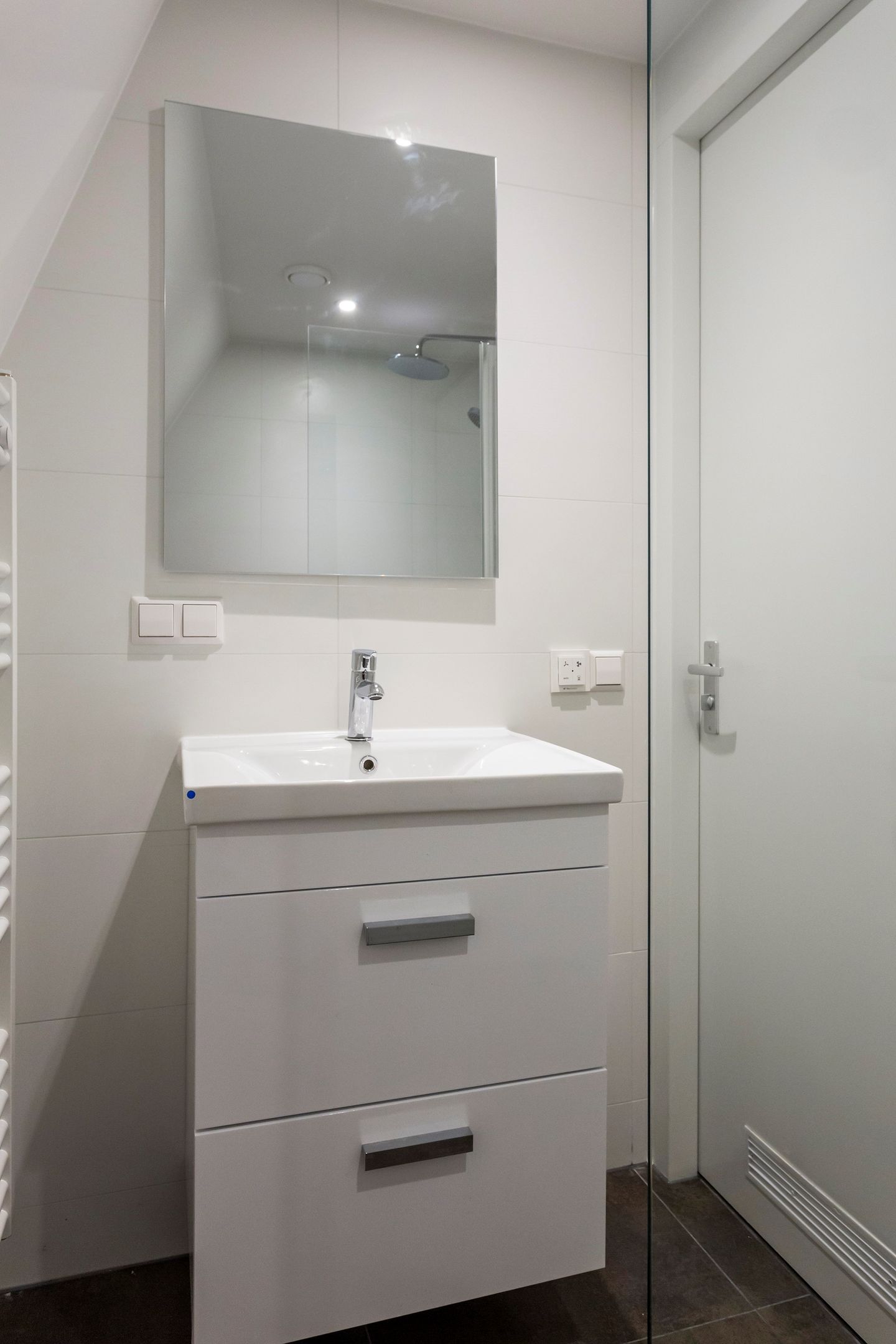 Photo 10 of Philips Willemstraat 12-D