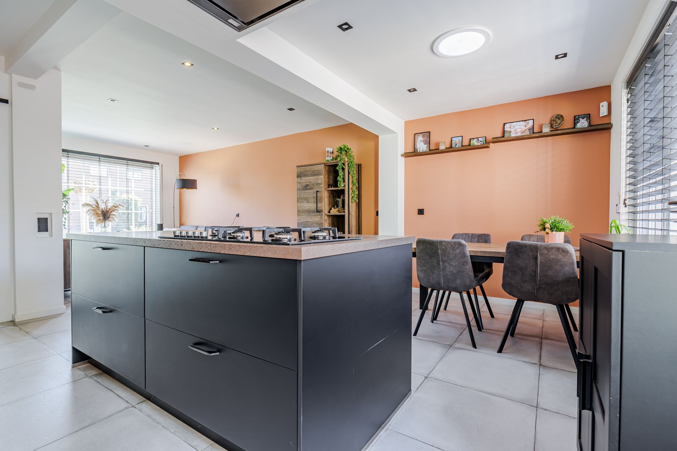 Foto 9 van Van Vollenhovenstraat 5