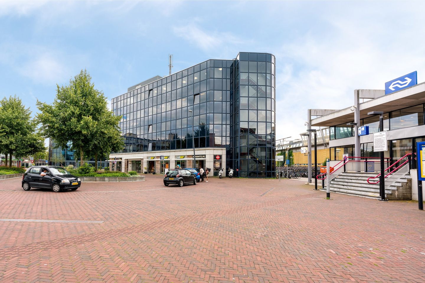 Bekijk foto 1 van Stationsplein 4-H