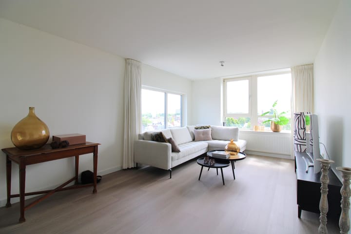 Photo 3 of De Regent 66