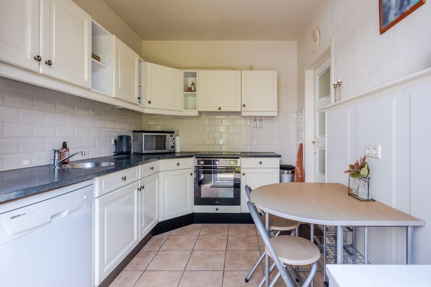 Photo 14 of Arthur van Schendelstraat 8
