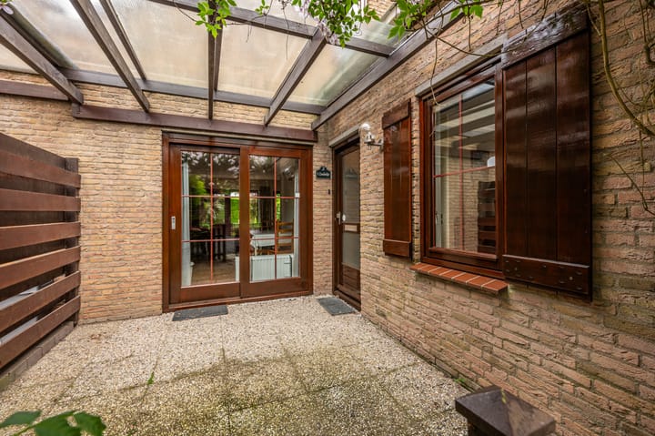 Photo 3 of Joost de Moorstraat 2