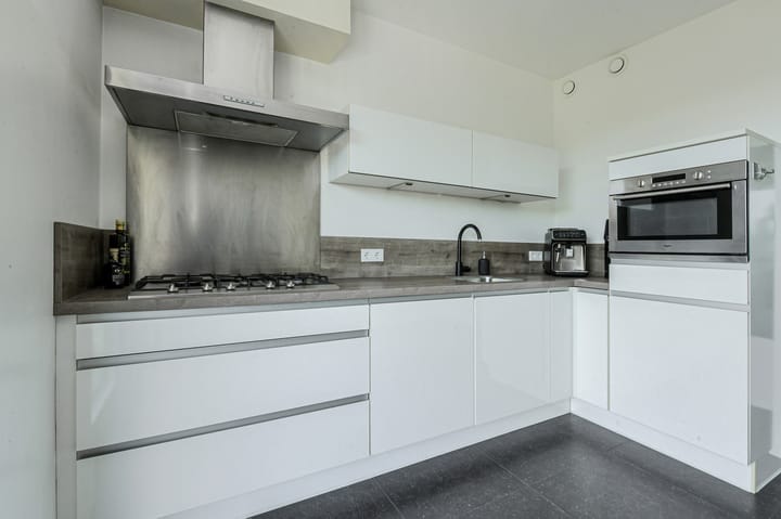 Photo 10 of Amerongenstraat 182