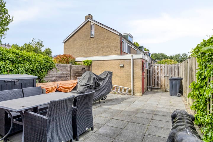 Photo 21 of Lijsterbeslaan 15