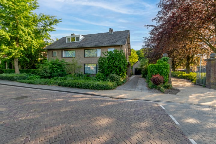 Photo 1 of Raadhuisstraat 28