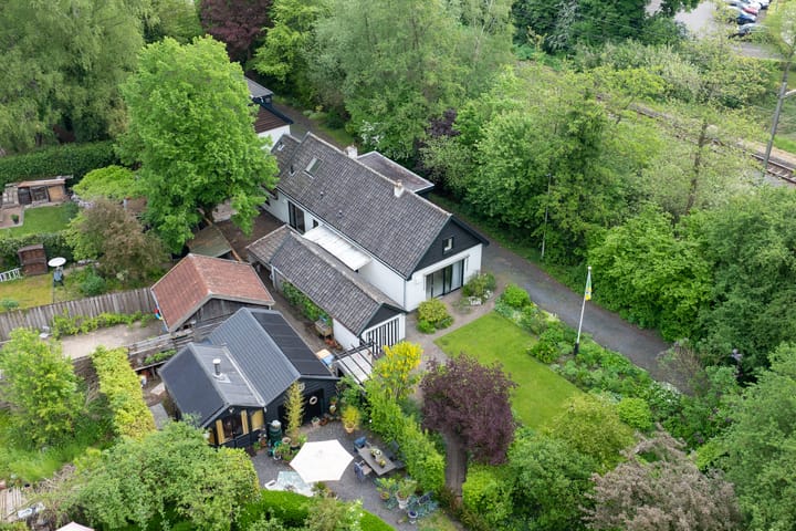 Photo 2 of Parallelweg 7