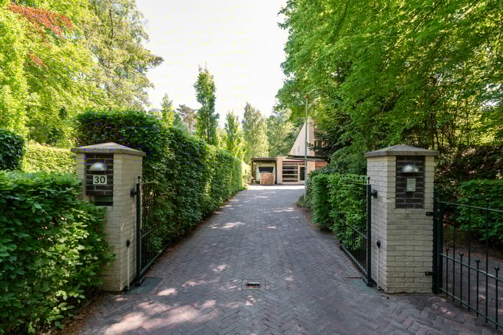 Foto 1 van Gerard Doulaan 30