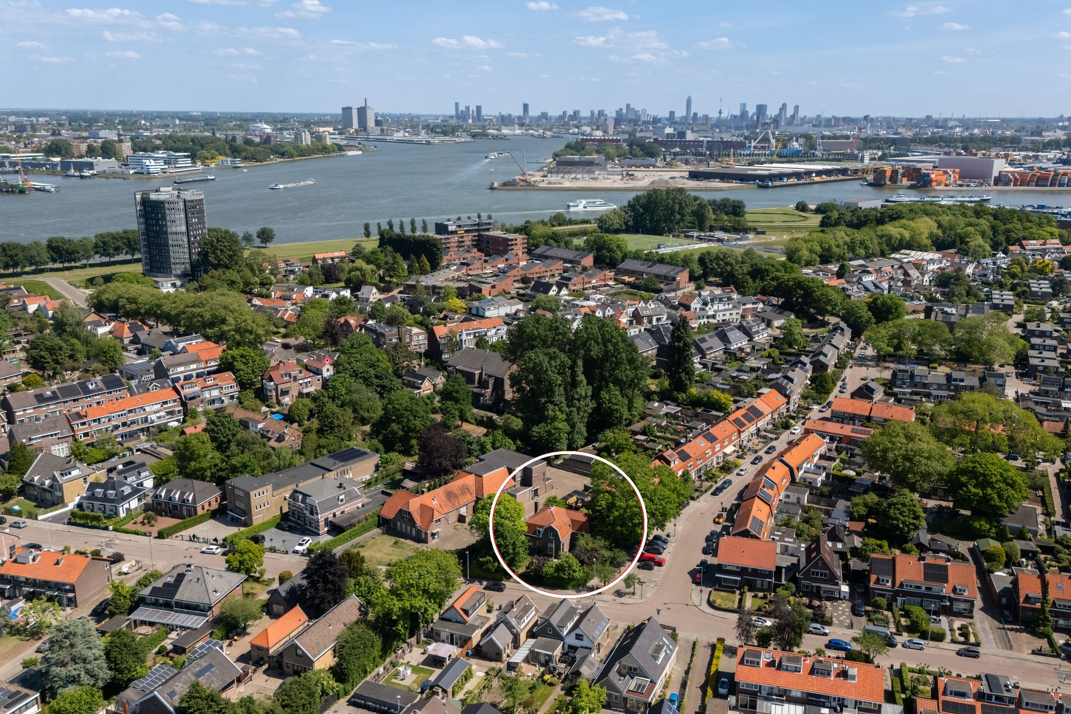 Photo 3 of Burgemeester van Esstraat 58