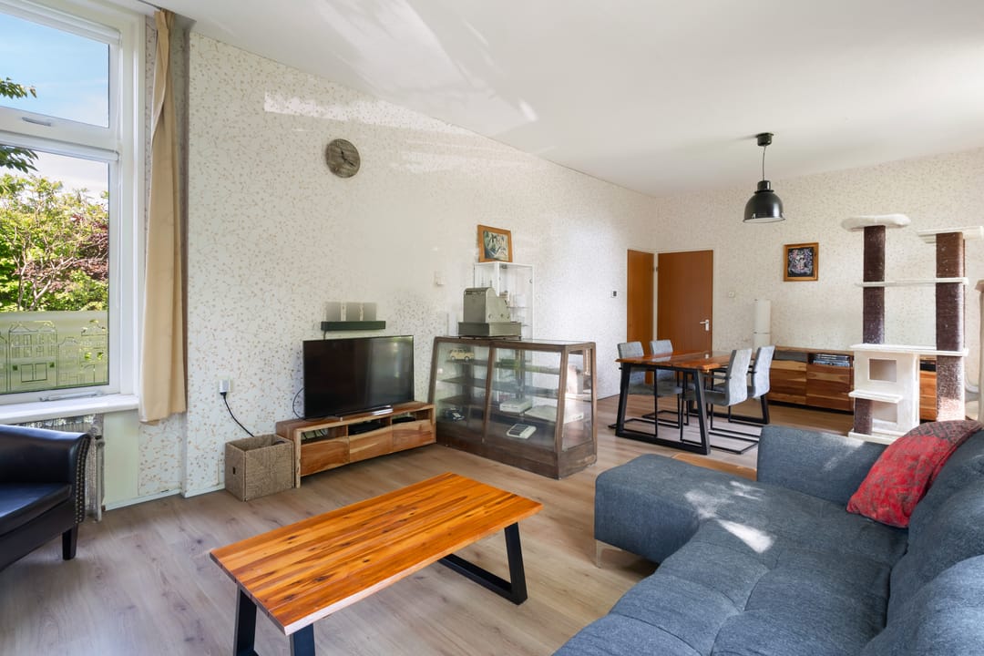 Photo 13 of Burgemeester van Esstraat 58