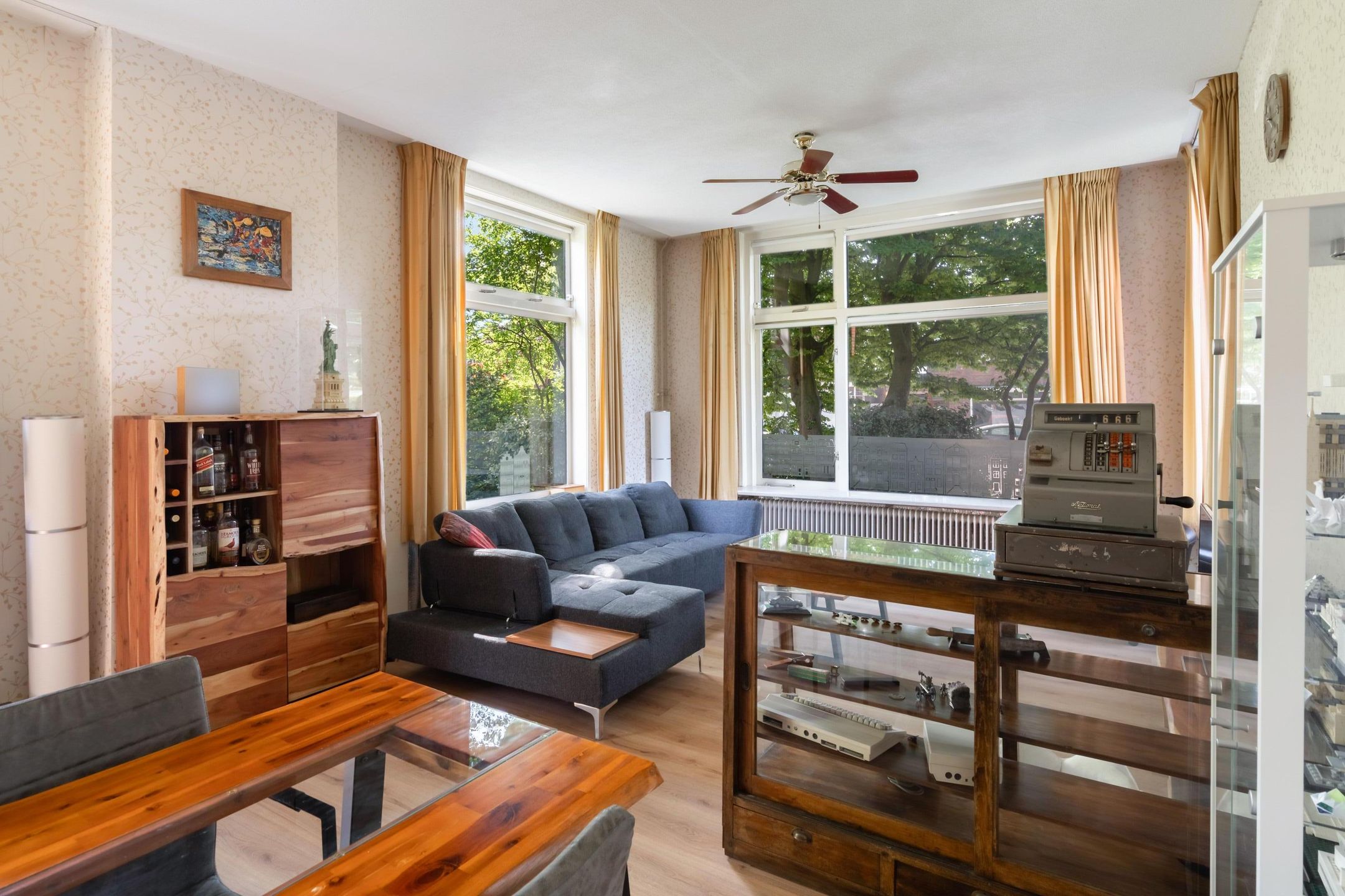 Photo 18 of Burgemeester van Esstraat 58