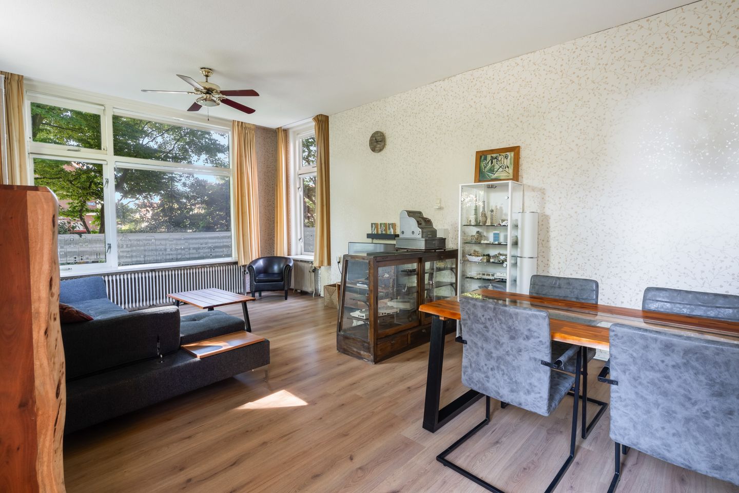 Photo 19 of Burgemeester van Esstraat 58