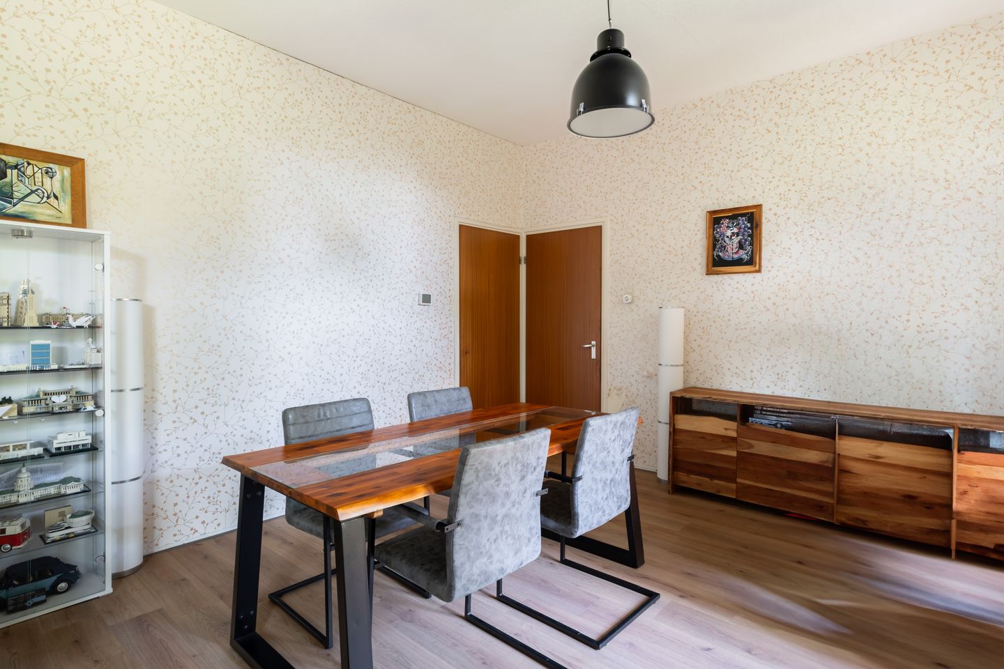 Photo 20 of Burgemeester van Esstraat 58