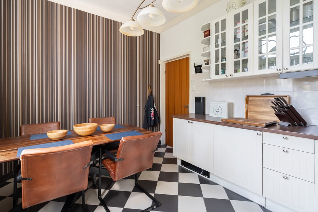 Photo 23 of Burgemeester van Esstraat 58